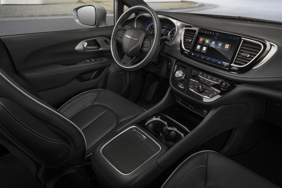 Интерьер Chrysler Pacifica Limited S Appearance Package AWD (RU) 2020 года  (фото 52 из 70)